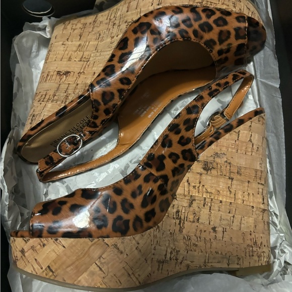 NEW WITH BOX Kenneth Cole Reaction Women’s Animal Print Peep-toe Wedge Cork 7M - Picture 14 of 16